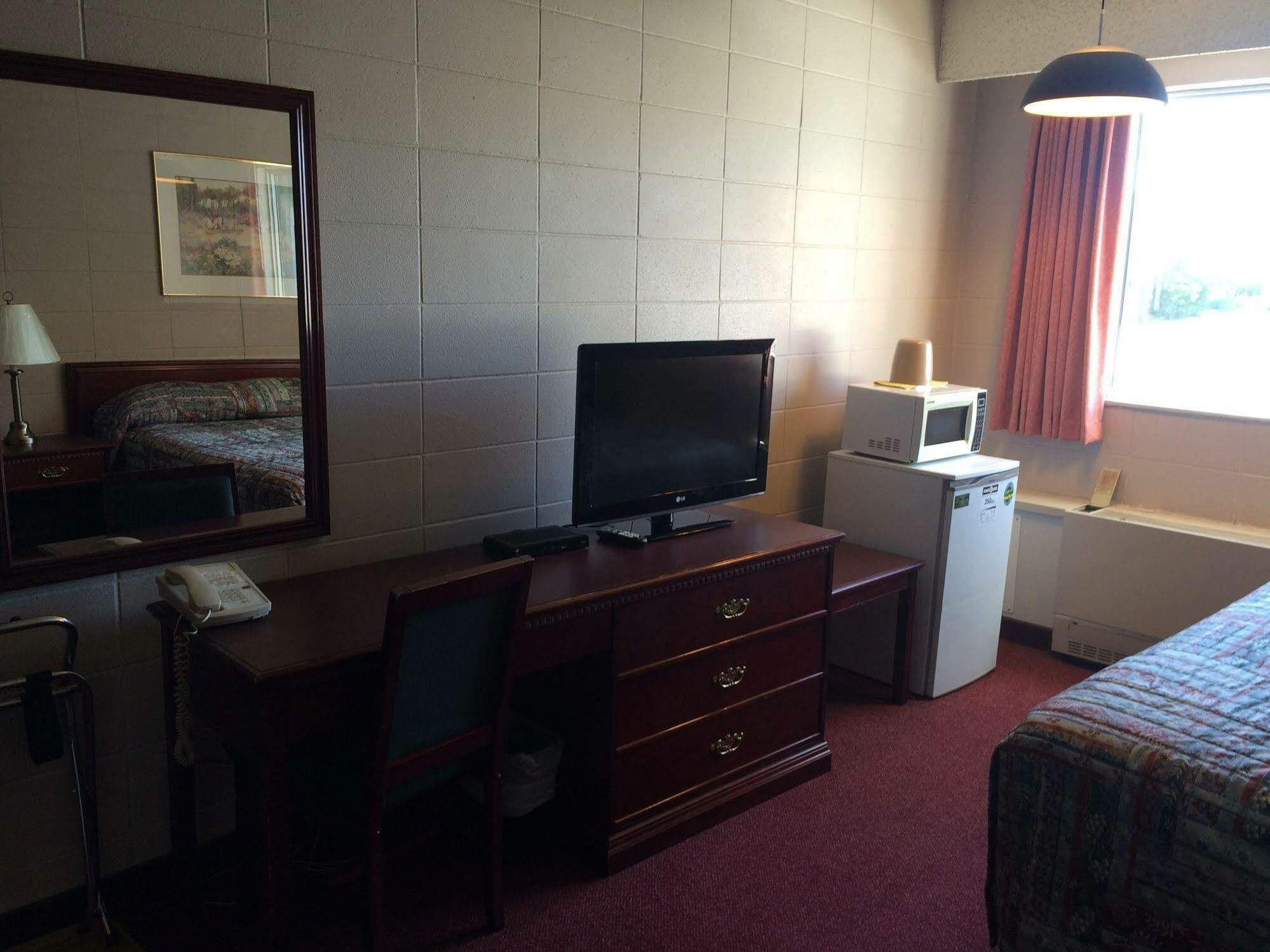 Midtown Motor Inn Bonnyville Buitenkant foto